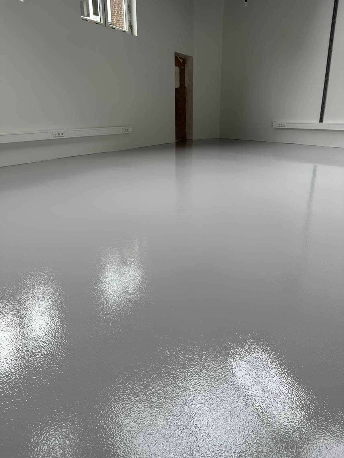 Coatingvloer van 400 m² in een bedrijfshal in Rotterdam