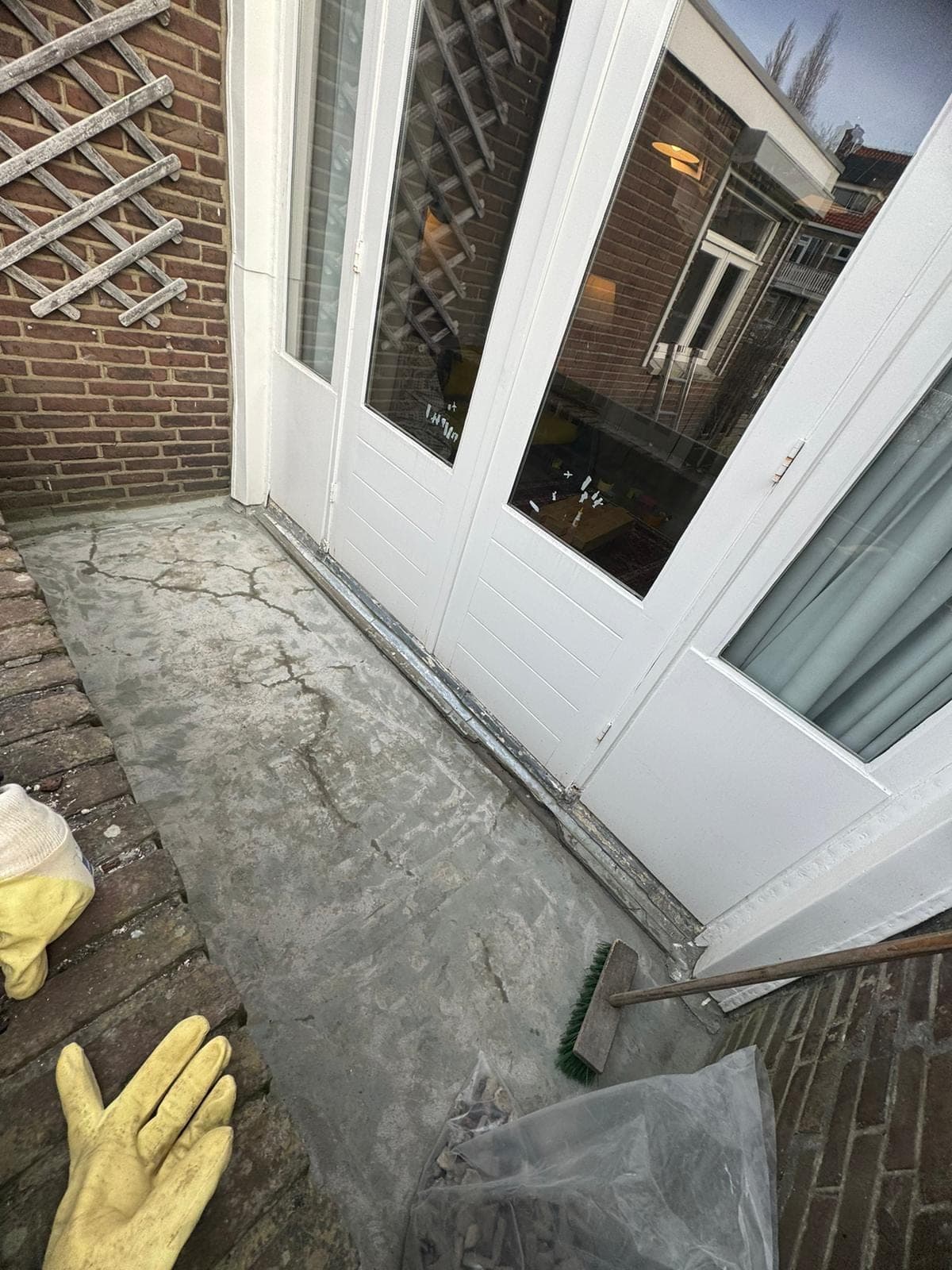 Balkonrenovatie aan een woning in Delft