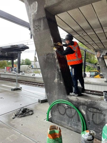 Renovatie van de slijtlaag op een brugdek