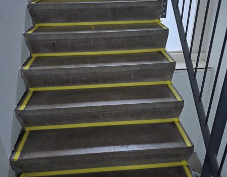 Antislip coating trappenhuis (2) Carborundum slijtlaag